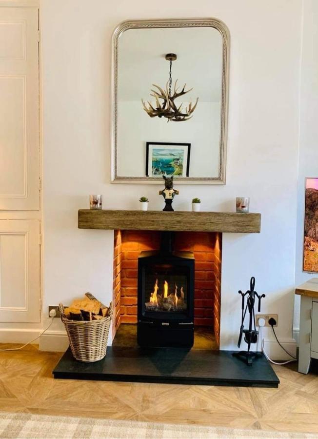 Woodland Cottage - Private Courtyard - Pet Friendly Retreat In The Heart Of Windermere Zewnętrze zdjęcie