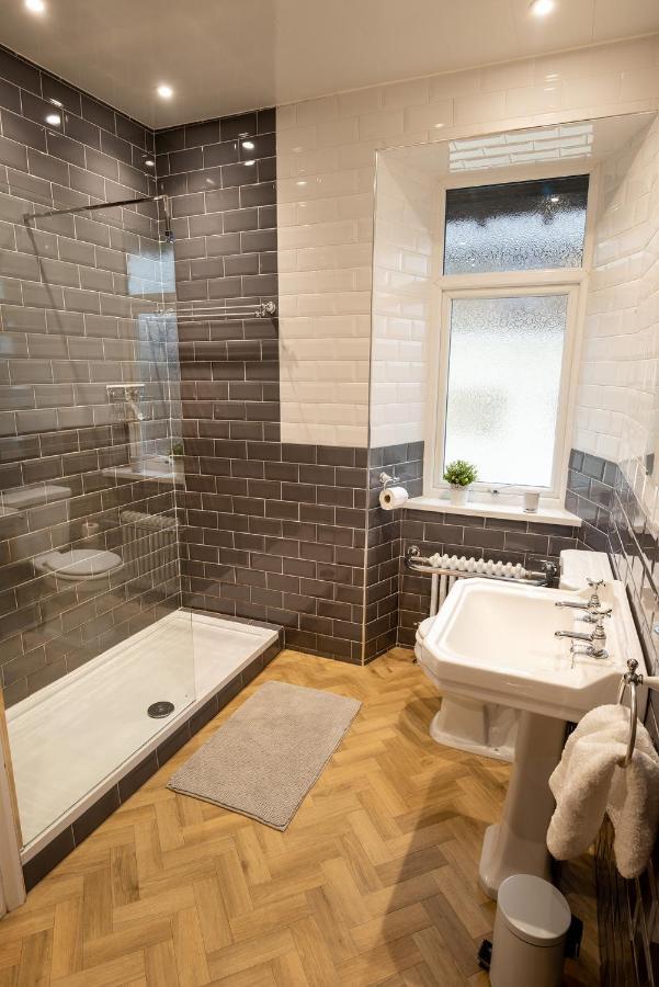 Woodland Cottage - Private Courtyard - Pet Friendly Retreat In The Heart Of Windermere Zewnętrze zdjęcie