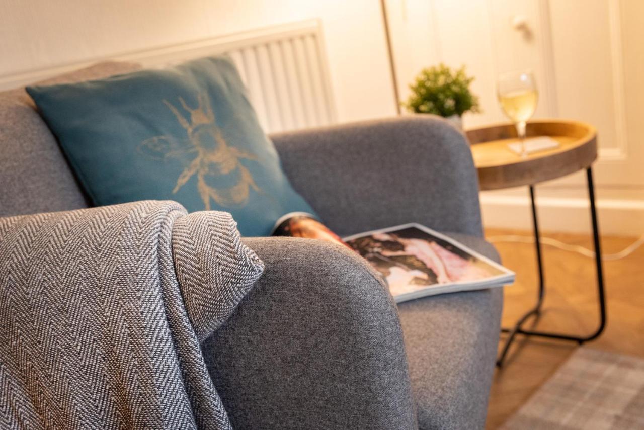 Woodland Cottage - Private Courtyard - Pet Friendly Retreat In The Heart Of Windermere Zewnętrze zdjęcie