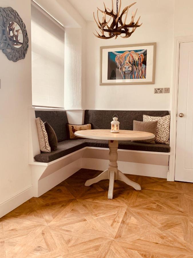 Woodland Cottage - Private Courtyard - Pet Friendly Retreat In The Heart Of Windermere Zewnętrze zdjęcie