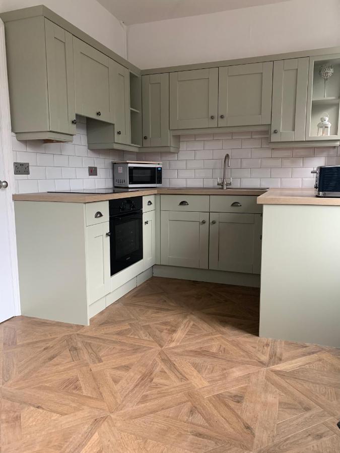 Woodland Cottage - Private Courtyard - Pet Friendly Retreat In The Heart Of Windermere Zewnętrze zdjęcie